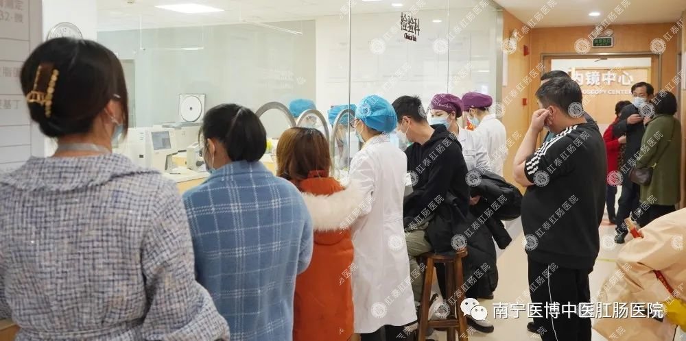 南寧醫(yī)博13周年慶&ldquo;胃腸養(yǎng)護中心&rdquo;暨&ldquo;博士工作站&rdquo;揭牌儀式圓滿成功